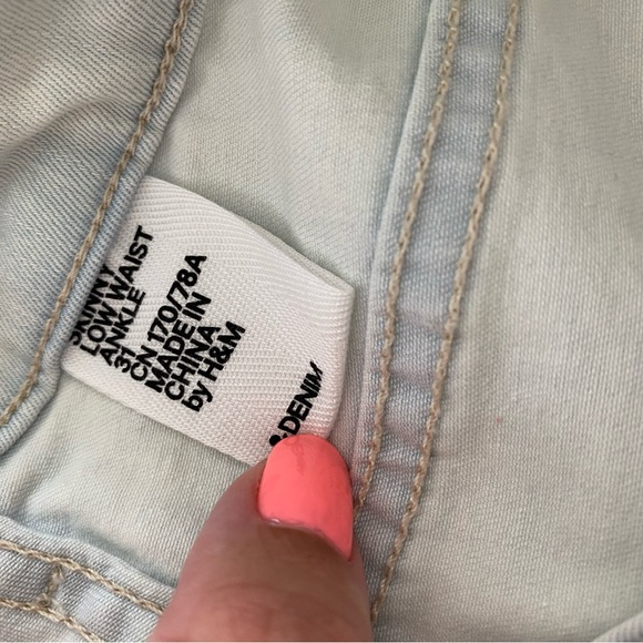 &Denim H&M Skinny low waist frayed ankle women’s jeans size 31 light wash new - Picture 3 of 4